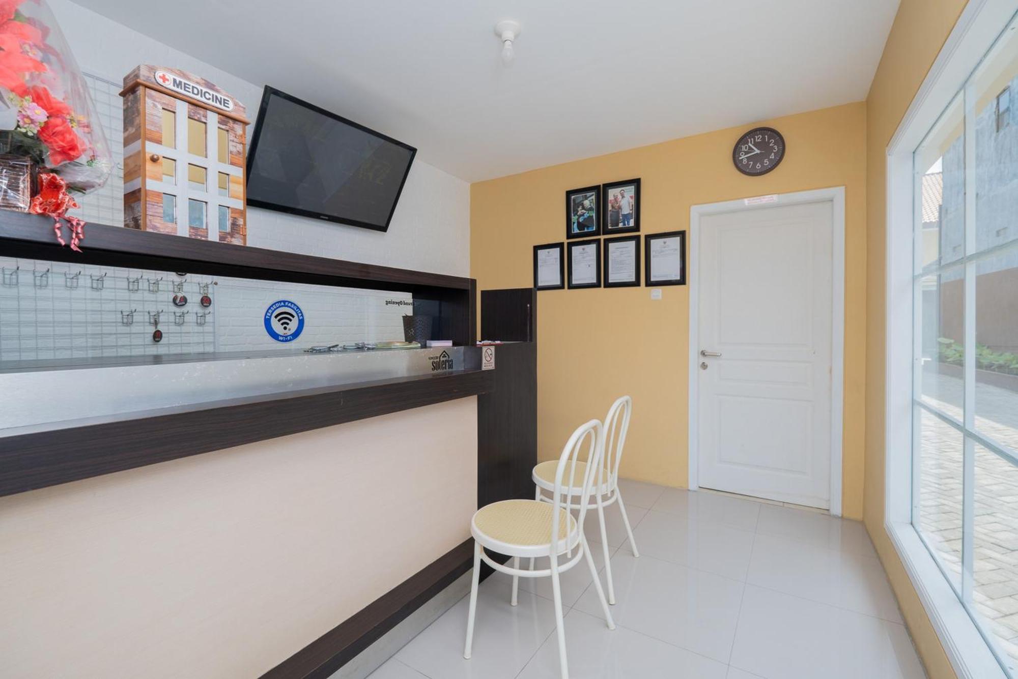 Hotel Reddoorz Syariah Near Rsud Dr Iskak Tulungagung Kedungwaru Exterior foto